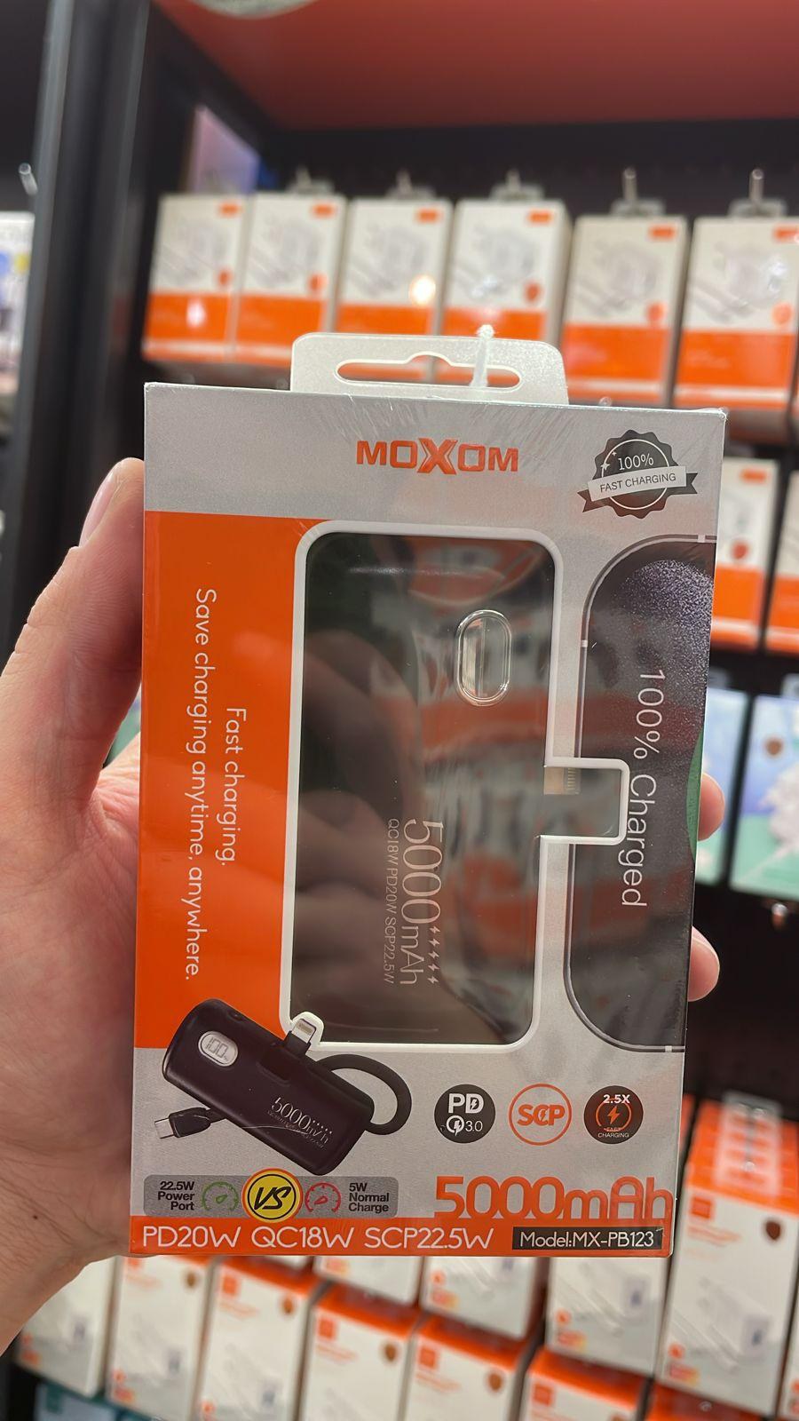 MOXOM 3 IN 1 LCD PD20W QC18W SCP22.5W 5000mAh POWER BANK