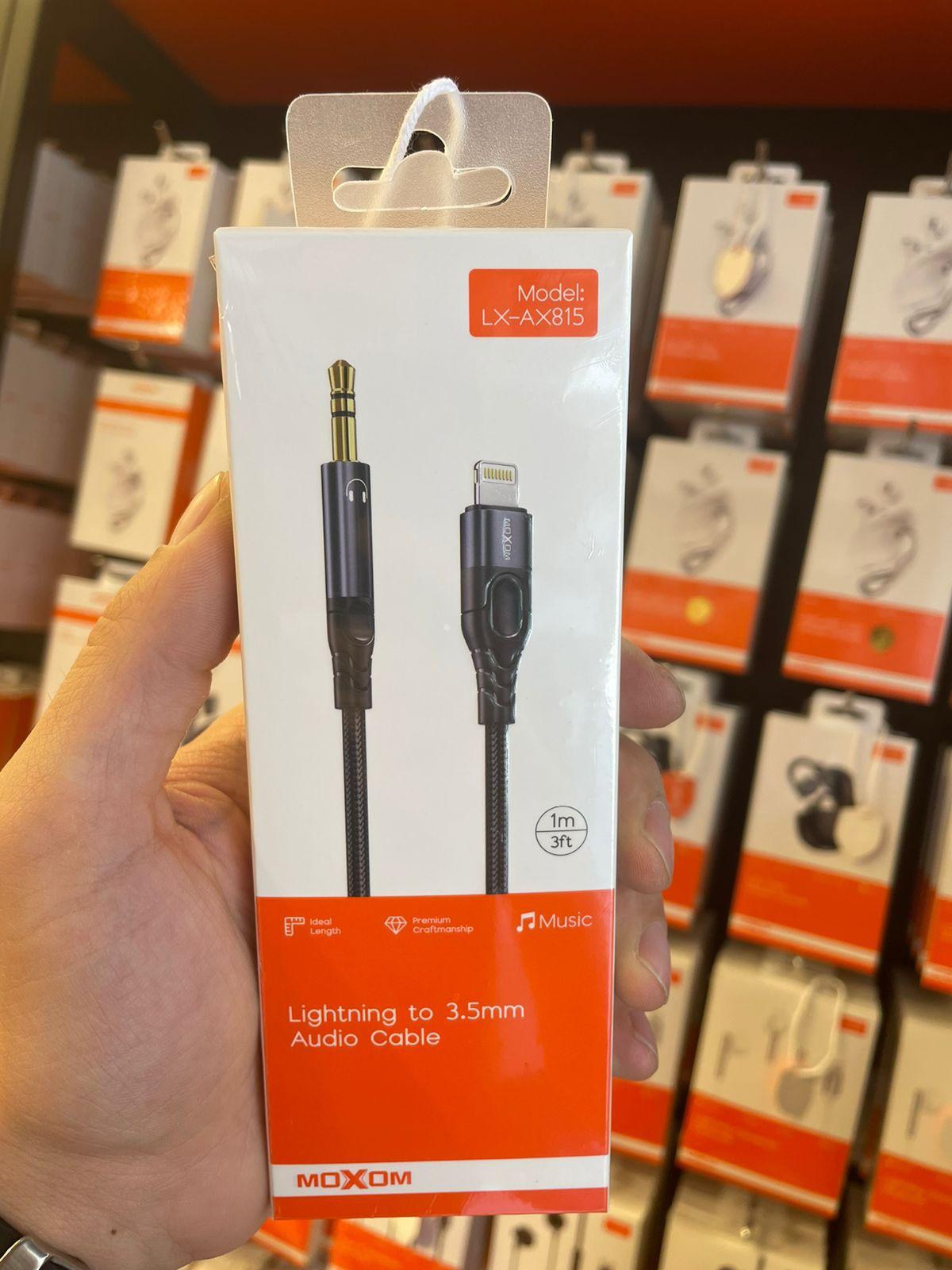 MOXOM Aux To Lightning
